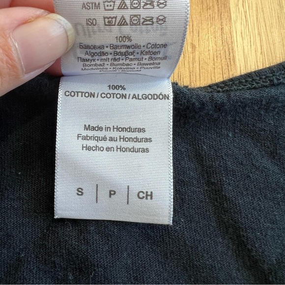 Gildan Ultra Cotton Montana Bear Arms Graphic Tank Top Black Size Small - Picture 3 of 5